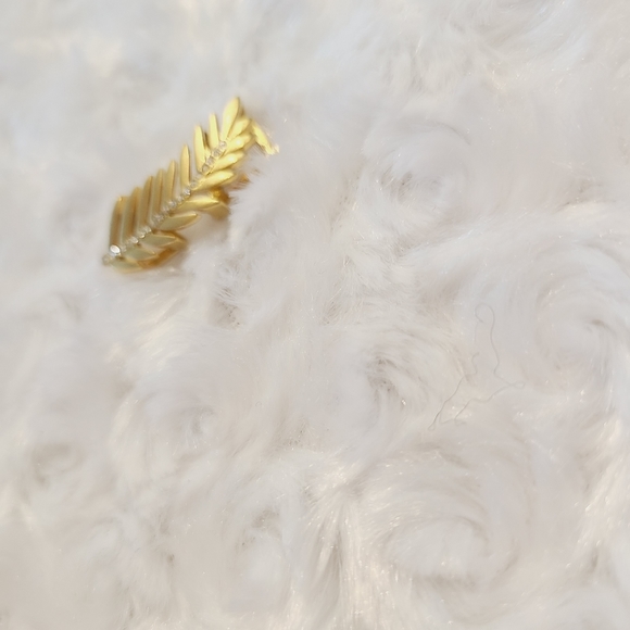 KEEP Collective Wide Leaf Charm NWOT - Picture 2 of 3